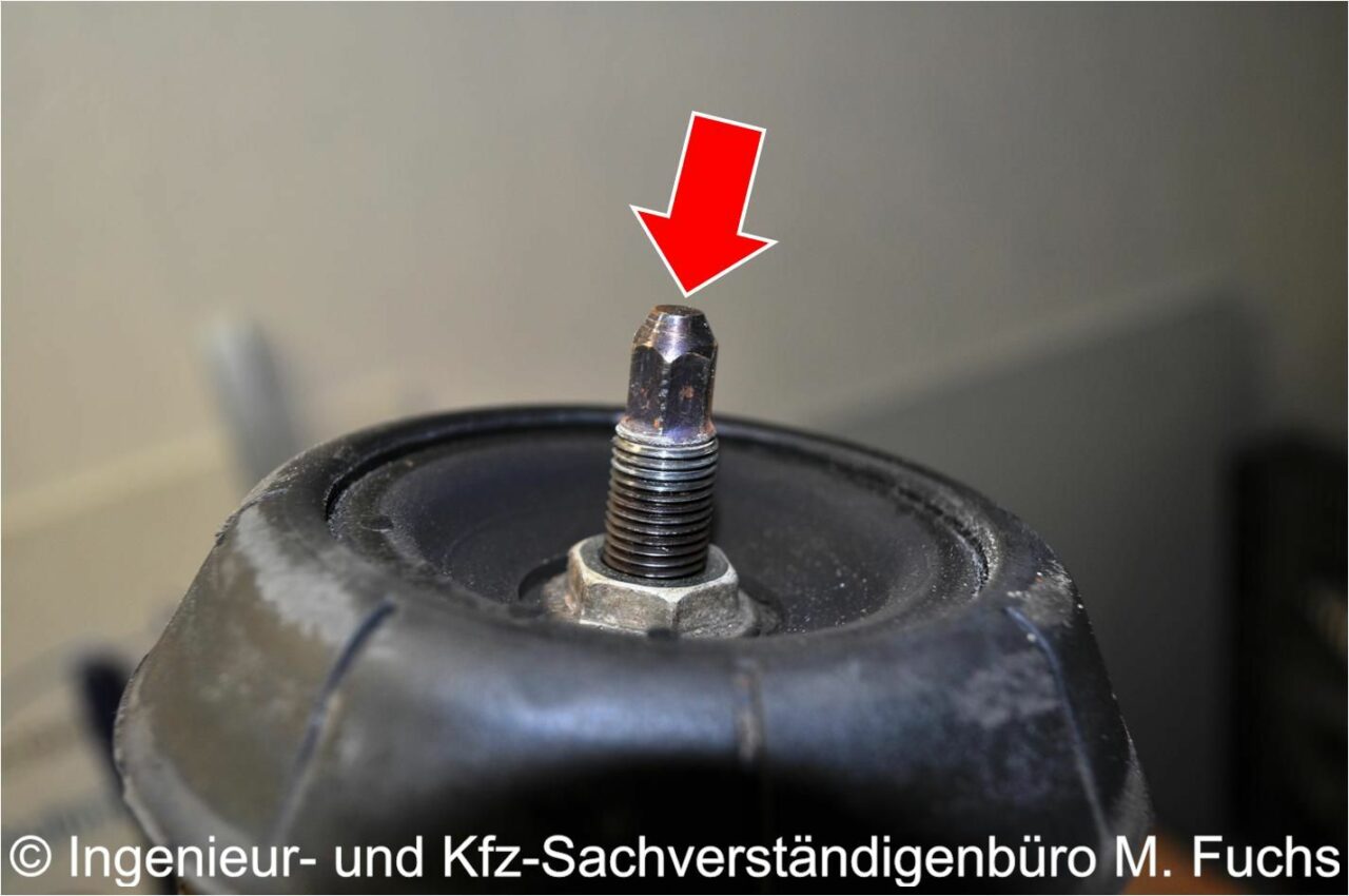 DSC 0305 mit Markierungspfeilen 1280x850 1